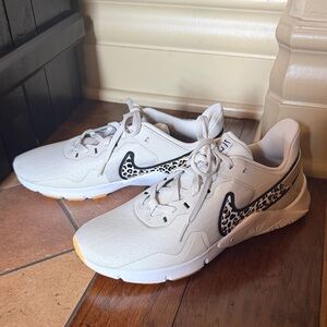 NEW Nike Women's Cream and Black Leopard Sneakers